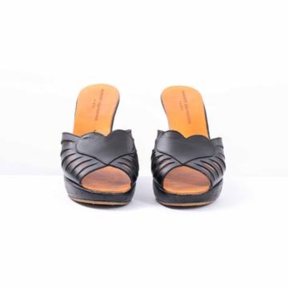Robert Clergerie Diane Leather Wedge Sandals with Heart on Vamp - Picture 3 of 6